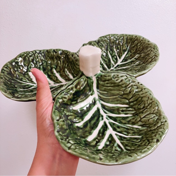 Large Olfaire 3 Leaf White veined Cabbage Dish Made in Portugal 12